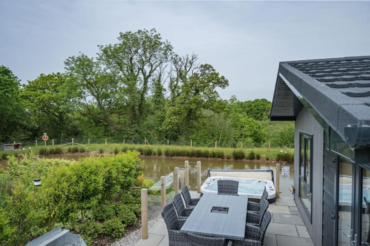 Lilac Lodge, 22 Roadford Lake Lodges Lifton Екстериор снимка