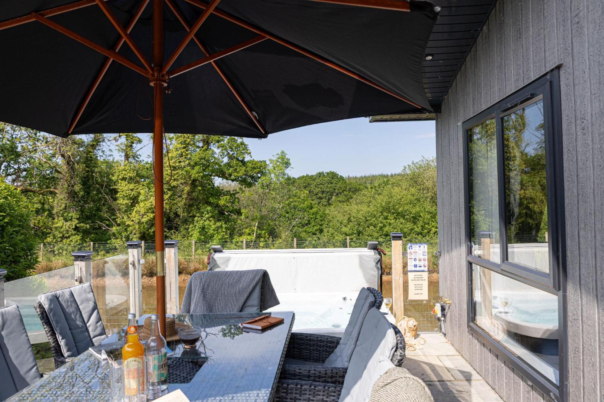 Lilac Lodge, 22 Roadford Lake Lodges Lifton Екстериор снимка